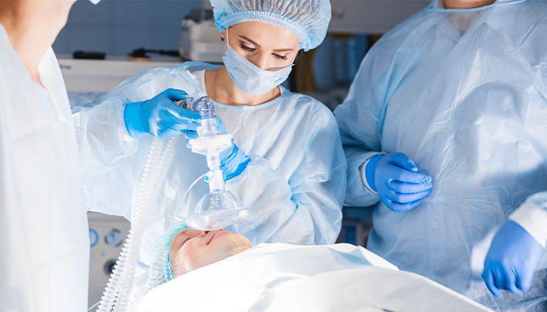 Rovigo: medico gastroenterologo sottopone un paziente 86enne ...