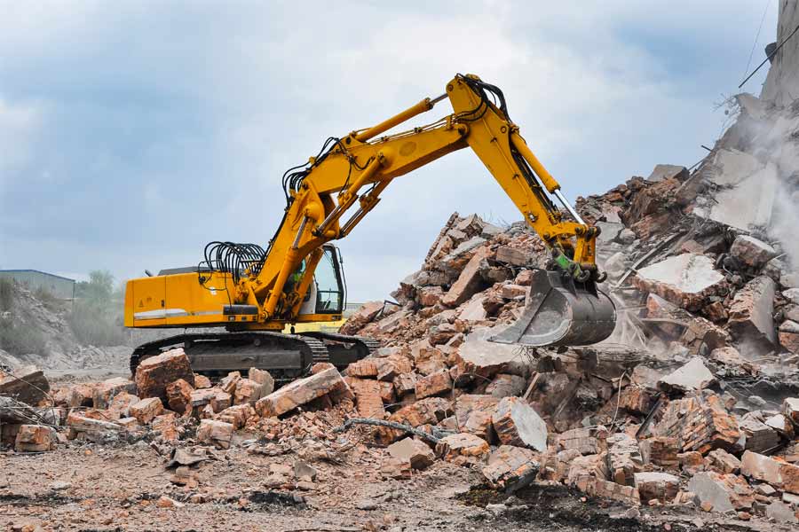 L’ordine di demolizione del manufatto abusivo disposto con se...