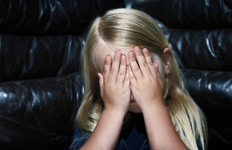 Padre violento, sospensione della responsabilità genitoriale e divieto di avvicinamento (Cc articoli 330, 333, 336; Cpc articoli 473-bis.15 e 473-bis.69 ss.)