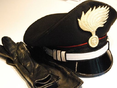 Un uomo viene arrestato e durante l'interrogatorio accusa il carabiniere che aveva operato il fermo di avergli distrutto il biglietto ferroviario  che avrebbe provato che egli era giunto sul posto in treno e non in auto. Assolto dal reato di calunnia dal GUP, la Cassazione dice no: il processo va rifatto.