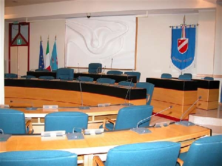 Chiede una intervista al presidente della giunta regionale e ...