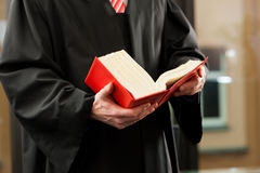Provvedimenti del Tribunale della libertà - Impugnazioni – Procuratore Generale presso la Corte d'Appello - Legittimazione – Esclusione - Fattispecie.