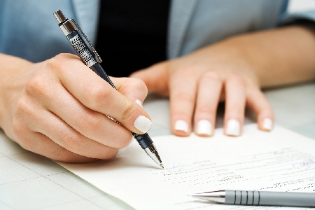 Quando si consuma la truffa contrattuale?