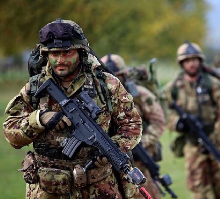 Forze armate - In genere - Servitù militare - Militare imputato per reato - Sosp...