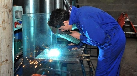 Crisi economica. Imprenditore non versa le ritenute IRPEF. Assolto.