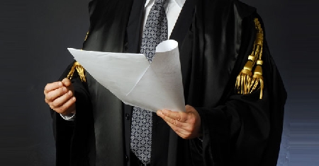 Battaglia senza fine tra un avvocato e dei magistrati.