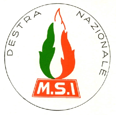 Saluto fascista durante una commemorazione a Milano. Non puni...