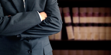 Avvocato incastrato dalle dichiarazioni della cliente violentata.
