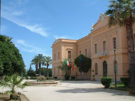 Parcheggiatrice abusiva presso la cittadella della salute di ...