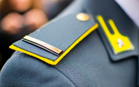 Finanziere avvisa il notaio dell'avvio di una verifica fiscale sul suo conto. Quale reato è contestabile?