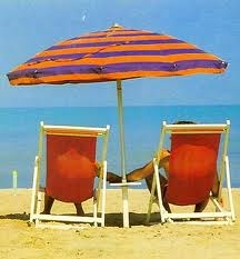 La recinzione posta immediatamente prima della spiaggia è reato: abusiva occupazione di spazio demaniale marittimo