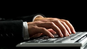Il reato di truffa contrattuale attraverso la vendita di prodotti online
