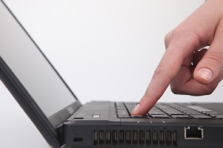 Il reato di truffa contrattuale attraverso la vendita di prodotti online