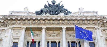 Ordinanza di rigetto di istanza di dissequestro da parte del GUP in sede di giudizio abbreviato- Ricorribilità in Cassazione- Esclusione.
