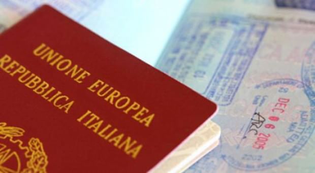 Genitore moroso per il pagamento del mantenimento nei confronti dei figli. Solo il Giudice Tutelare può sbloccare lo stop all'espatrio deciso dal Questore a causa della revoca del consenso della moglie per il mancato pagamento dell'assegno di mantenimento alle figlie.