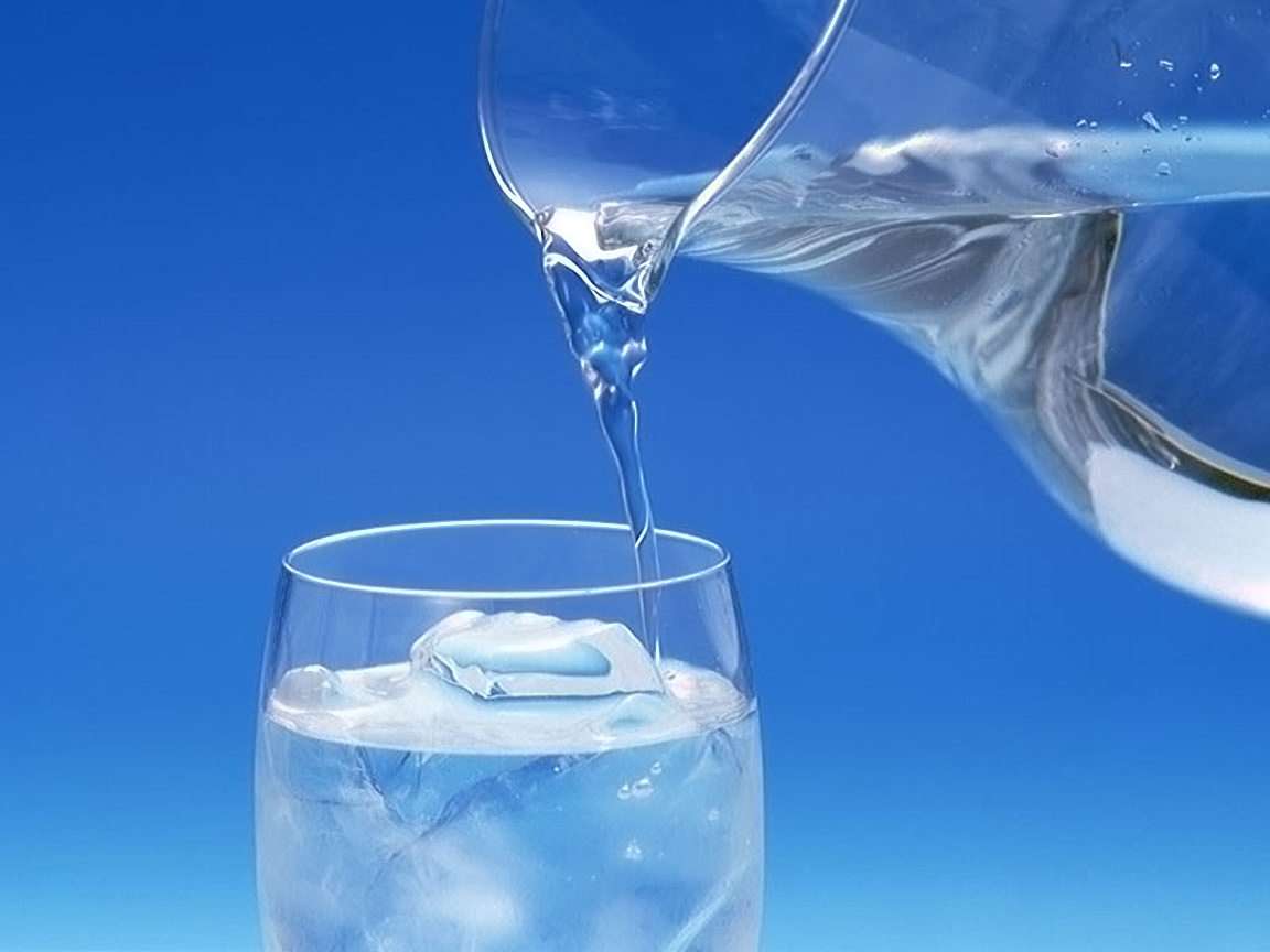 Interrompe ogni giorno la fornitura di acqua al fratello: è stalking