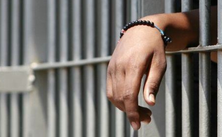Richiesta di revoca o sostituzione di misura cautelare- Onere di notifica alla persona offesa- Non applicabile nei casi in cui la richiesta si fondi su ragioni di salute del cautelato.