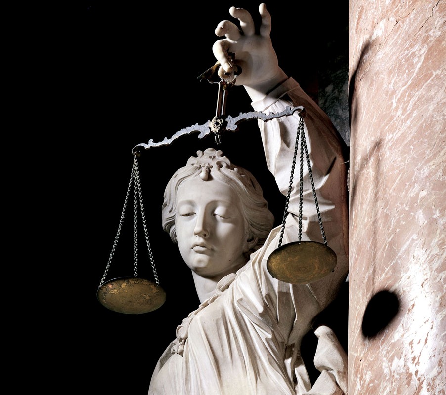 Legittimità della notifica al difensore in caso di irreperibilità del destinatario nel domicilio dichiarato o eletto: le SS.UU. diranno come orientarsi.