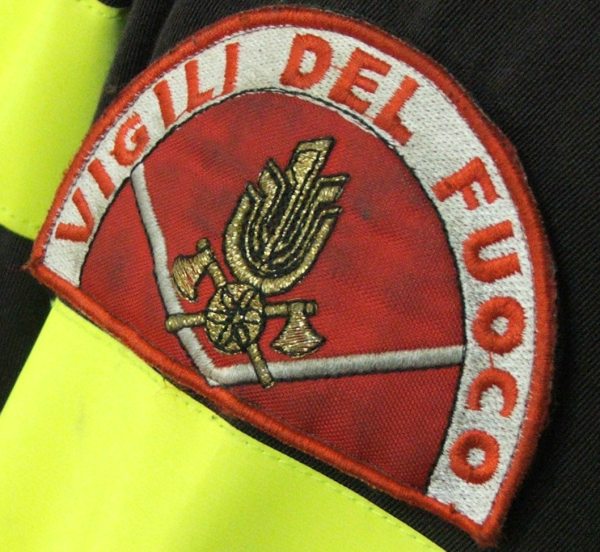 Vigili del Fuoco. Organizzazione dell'orario di lavoro – Nozioni di "orario di lavoro" e "periodo di riposo" – Periodo di pausa durante il quale il dipendente deve tenersi pronto a partire per un intervento entro due minuti – Primato del diritto dell'Unione.