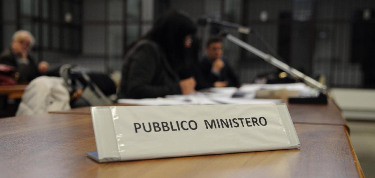 Salerno: sostituto procuratore della Repubblica accusato di a...