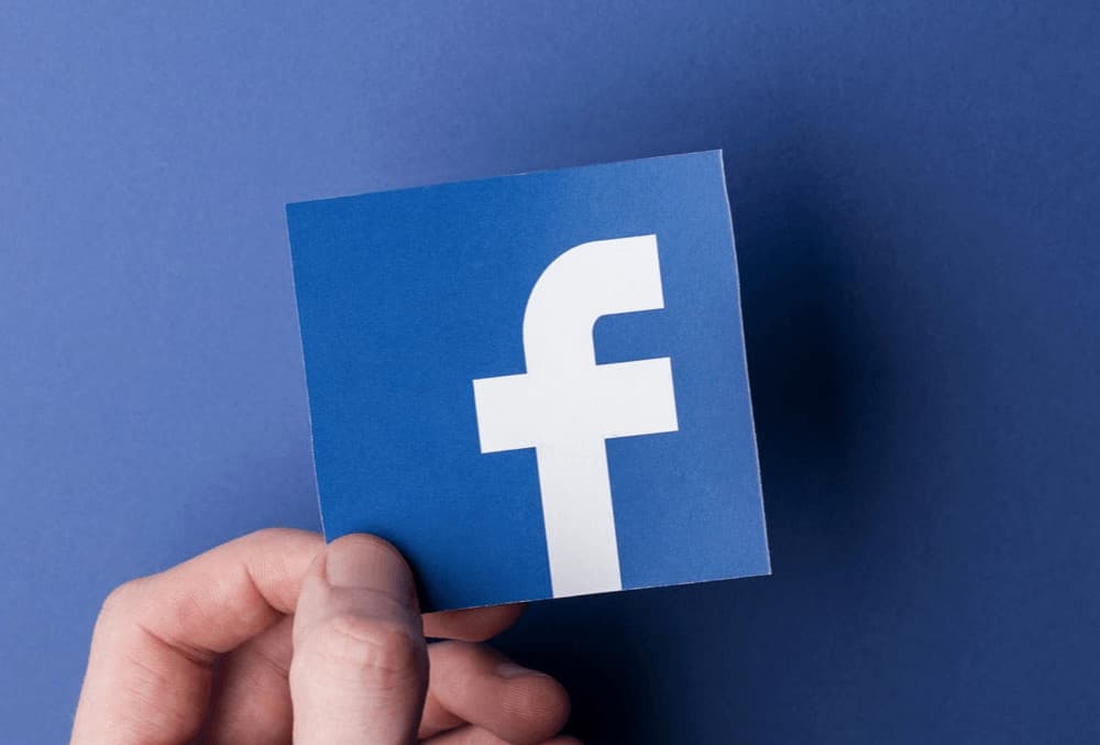 Facebook: si può criticare il rivale in amore. Non è diffamazione.
