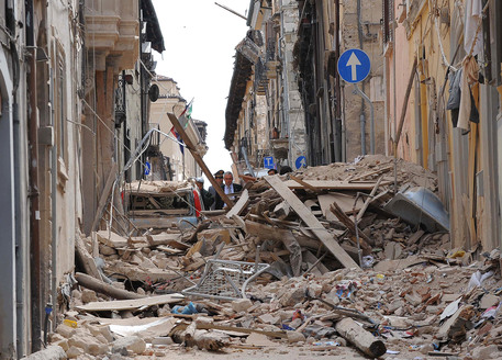 Terremoto: sussiste il concorso di colpa delle vittime che, nonostante le preced...