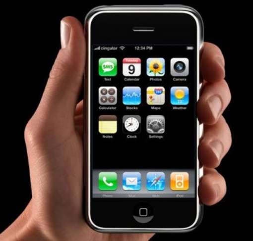Sequestro probatorio. Lo smartphone sequestrato deve essere restituito dopo la creazione della copia forense