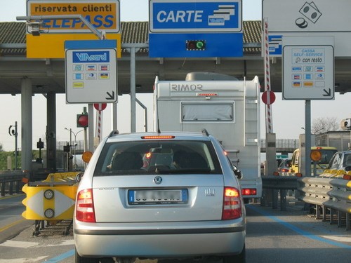 Integra il reato di interruzione di un pubblico servizio occu...