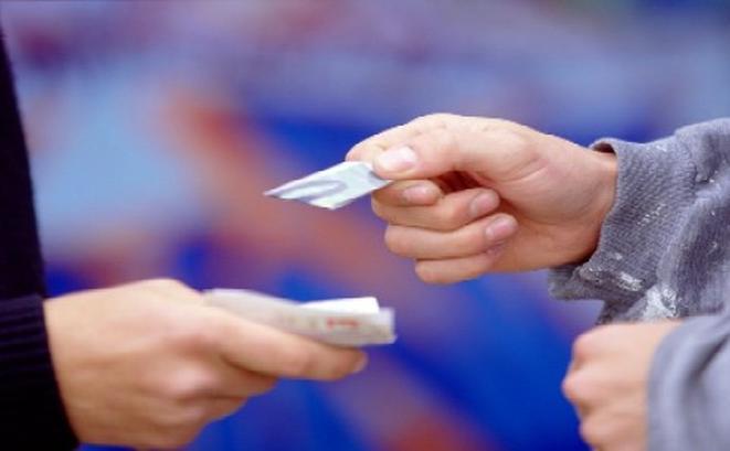 Stupefacenti: la Cassazione delinea i requisiti del c.d. piccolo spaccio per qualificare il reato come "ipotesi lieve"