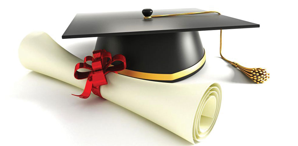 Per ottenere la cattedra, corregge il voto di laurea con l...