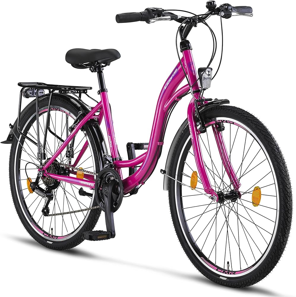 Tre ragazzi lanciano una bici contro un uomo: concorso morale...