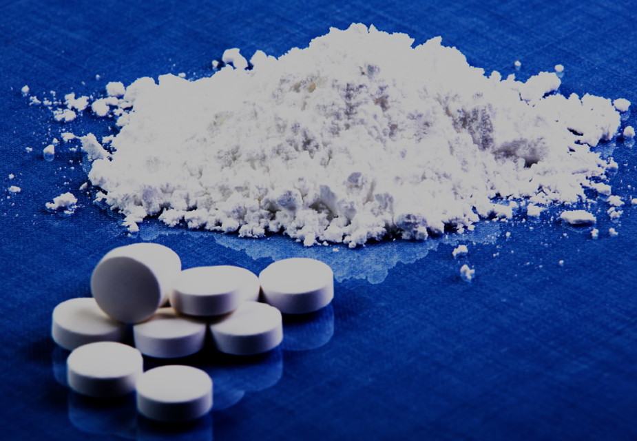 La Consulta sull'attenuante della collaborazione per chi si dissocia dalle organizzazioni dedite al narcotraffico Incostituzionale il divieto di prevalenza sulla recidiva. L'art. 69, comma 4, c.p. è incostituzionale nella parte in cui prevede il divieto di prevalenza dell'attenuante prevista dall'art. 74, comma 7, d.p.r. 309/1990 sulla recidiva prevista dall'art. 99, comma 4, c.p.