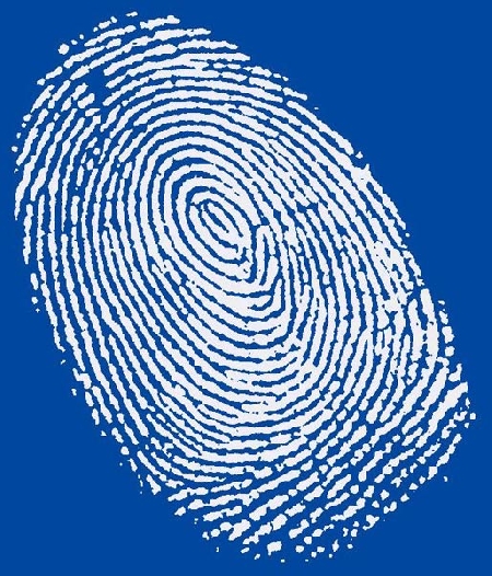 Impronte digitali su una cellophan che aveva contenuto droga. L'accertamento è ripetibile se l'oggetto conserva le sue caratteristiche nel tempo.