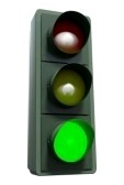 Parte a razzo con lo scattare del verde del semaforo.Travolge un pedone che stava attraversando uccidendolo. Nessuna scusa.