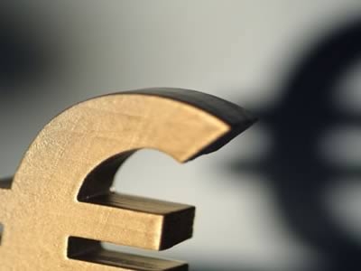 Elevato tenore di vita e compravendita simulata. Accertamento sintetico....