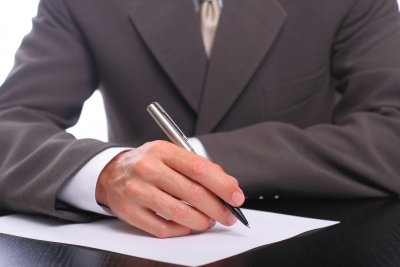 E’ ideologicamente falsa la procura notarile proveniente da persona, gravemente affetta da malattia degenerativa, non in grado di esprimere la propria volontà.