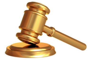 L'avvocato che agisce fuori del proprio distretto deve eleggere domicilio nel Comune del Giudice adito e non nel suo circondario.-