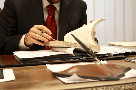 L'avvocato puo'  acquistare spazi pubblicitari anche sui mezzi pubblici come ...