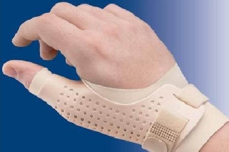 La contusione costituisce malattia ai sensi dell’art. 582 c.p, comprendendo la nozione di malattia, giuridicamente rilevante, qualsiasi alterazione anatomica o funzionale che innesti un significativo processo patologico, anche non definitivo.