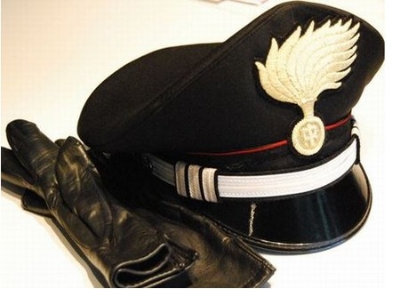 Si reca dai carabinieri per un consiglio e non per sporgere denunzia. Nell'occasione mostra uno scritto con dichiarazioni diffamatorie, senza depositarlo. La Cassazione annulla la condanna senza rinvio.