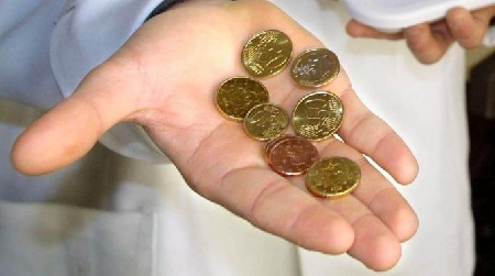 Tenta di rubare le elemosine; per la Cassazione la sorveglian...
