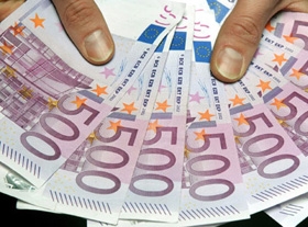 Il numero rilevante di banconote falsificate, da solo, è insufficiente a configurare il reato previsto dall’art. 453 c.p.