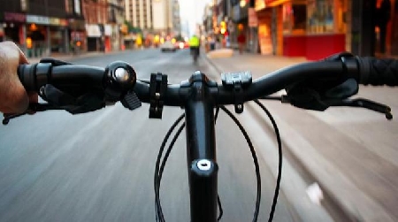 Anziano viene fermato alla guida della propria bicicletta: il tasso alcolemico è 0,9 grammi per litro. Condannato anche se non guidava un veicolo a motore.