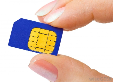 L’uso di una scheda intestata su un telefono oggetto di furto può essere indicativa, in assenza di giustificazioni, sia della disponibilità dell’oggetto da parte dell’intestatario sia della consapevolezza dell’illiceità della provenienza illecita dell’apparecchio, «almeno nella dimensione attenuata del dolo per accettazione del rischio».